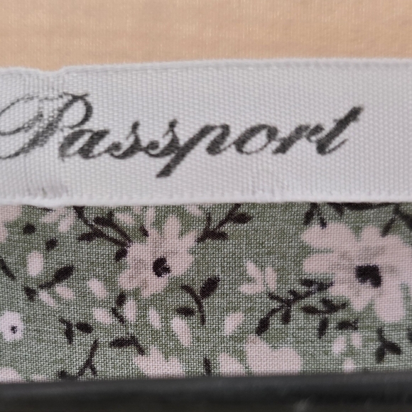 Woman's Dress - Picture 5 of 5